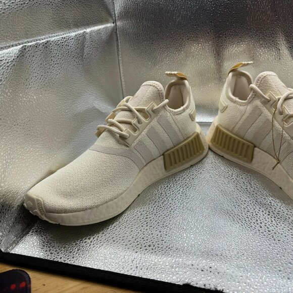 Size‎ 9 Adidas NMD_R1 Wonder White Womens Lace-Up Comfort Athletic Shoes IE9076 - Picture 4 of 11